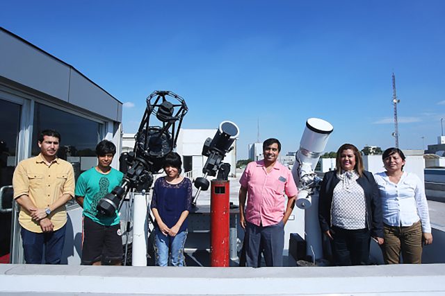 Astrnomos-de-la-Universidad-Autnoma-de-Nuevo-Len-640x427.jpg